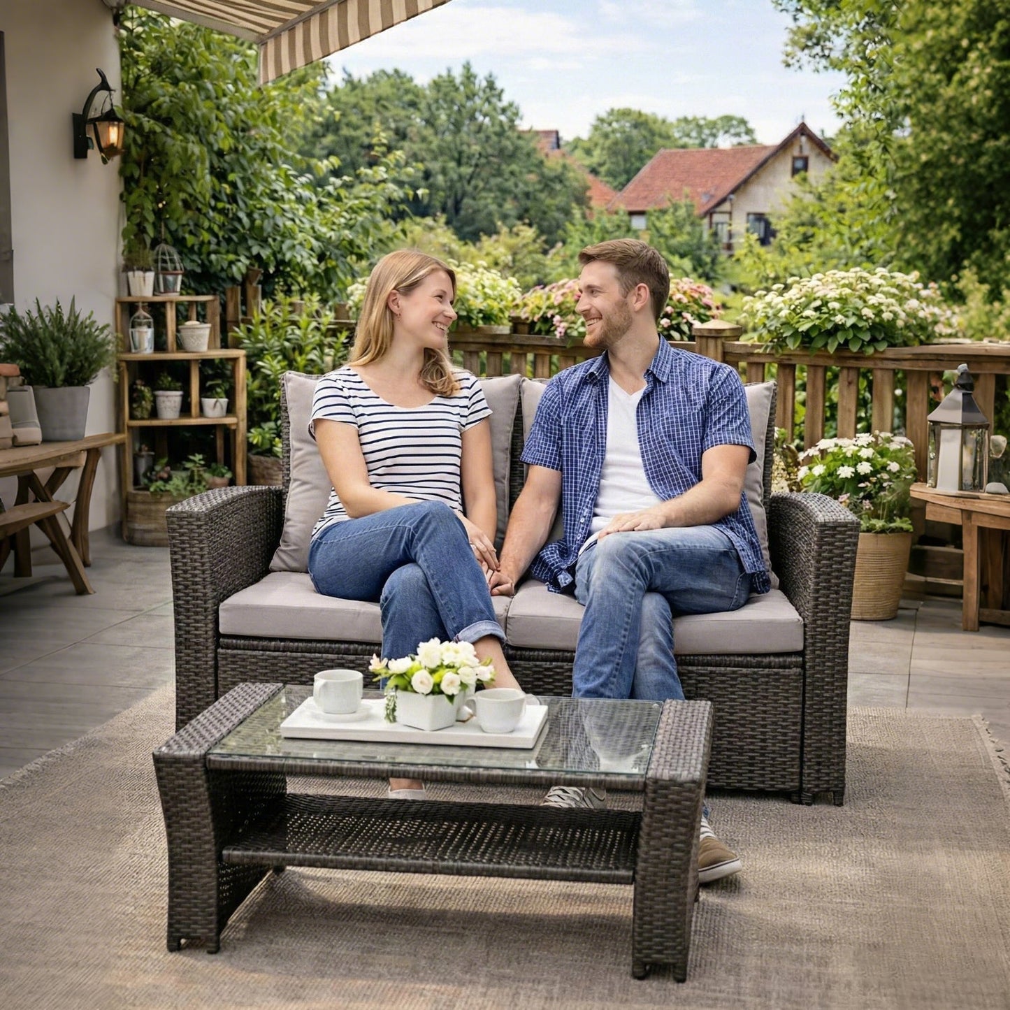Gartenlounge - Set aus Polyrattan mit 2 Sessel, Sofa & Tisch für 4 Personen Grau - MeXo - Home